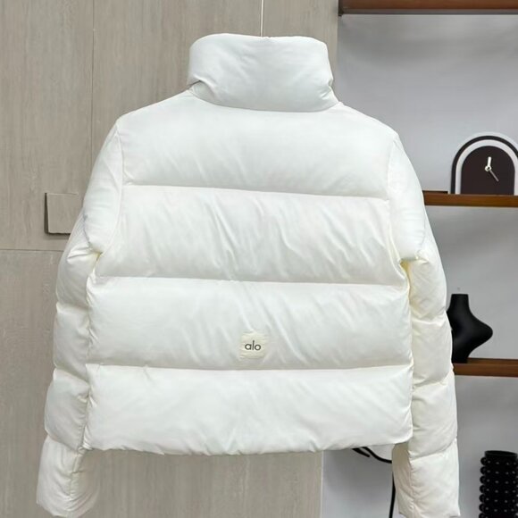 ALO Yoga solid-color, stand-up collar, warm, long-sleeved down jacket Size M - Picture 6 of 6